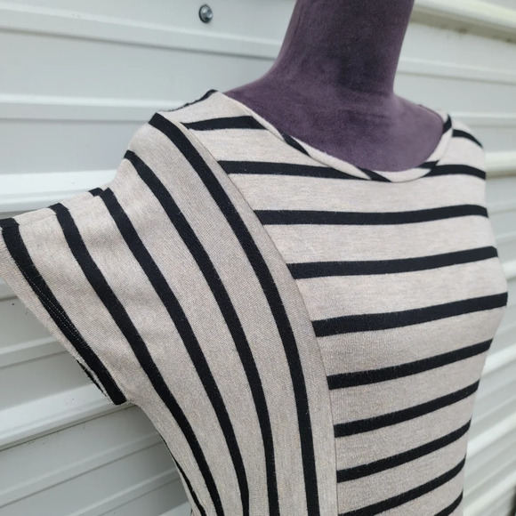 INC International Concepts Women’s Striped Knit Top Beige Black Stretch Sz s - Picture 5 of 8